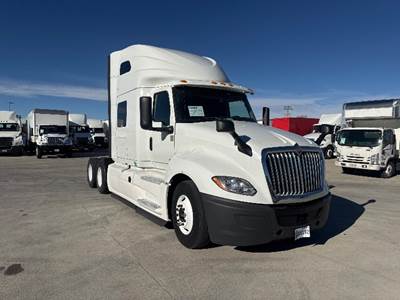 International LT625 Sleeper Semi Truck - 73" Integral Sleeper, Cummins 450HP, 12 Speed Automatic