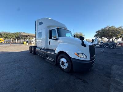 International LT625 Sleeper Semi Truck - 73" Integral Sleeper, Cummins 450HP, 12 Speed Automatic