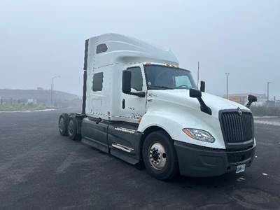 International LT625 Sleeper Semi Truck - 73" Integral Sleeper, Cummins 450HP, 12 Speed Automatic