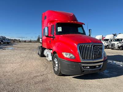 International LT625 Sleeper Semi Truck - 73" Integral Sleeper, Cummins 450HP, 10 Speed Automatic