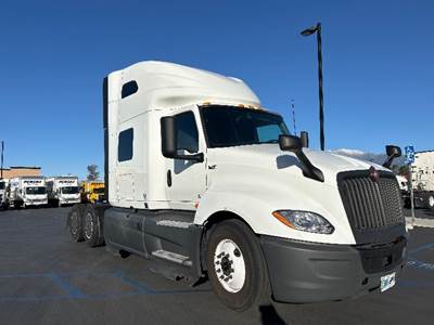International LT625 Sleeper Semi Truck - 73" Integral Sleeper, Cummins 450HP, 12 Speed Automatic