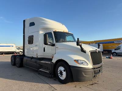 International LT625 Sleeper Semi Truck - 73" Integral Sleeper, Cummins 450HP, 12 Speed Automatic