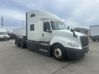 International LT625 Sleeper Semi Truck - 73" Integral Sleeper, Cummins 450HP, 12 Speed Automatic