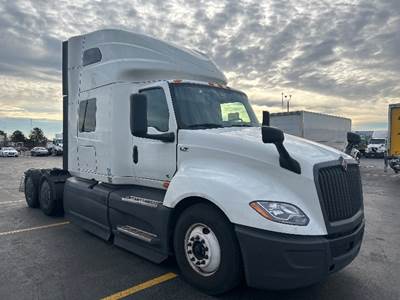 International LT625 Sleeper Semi Truck - 73" Integral Sleeper, Cummins 450HP, 12 Speed Automatic