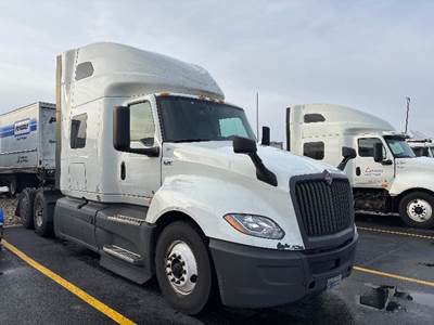 International LT625 Sleeper Semi Truck - 73" Integral Sleeper, Cummins 450HP, 12 Speed Automatic