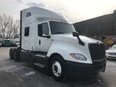International LT625 Sleeper Semi Truck - 73" Integral Sleeper, Cummins 450HP, 12 Speed Automatic