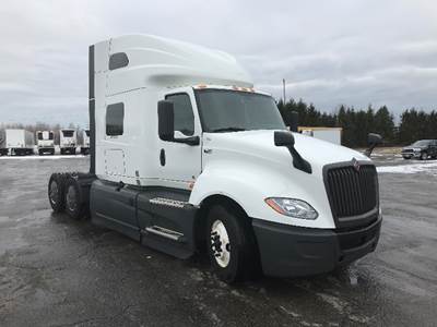 International LT625 Sleeper Semi Truck - 73" Integral Sleeper, Cummins 450HP, 12 Speed Automatic