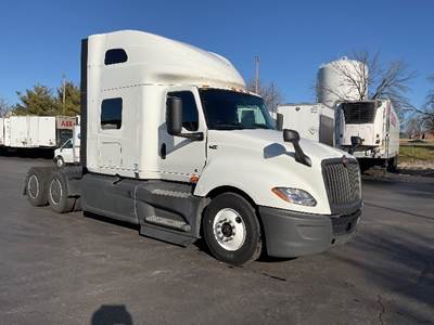 International LT625 Sleeper Semi Truck - 73" Integral Sleeper, Cummins 450HP, 12 Speed Automatic