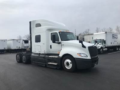 International LT625 Sleeper Semi Truck - 73" Integral Sleeper, Cummins 450HP, 12 Speed Automatic