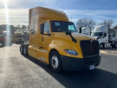 International LT625 Sleeper Semi Truck - 73" Integral Sleeper, Cummins 450HP, 12 Speed Automatic