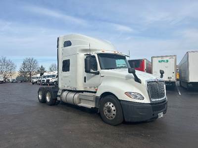 International LT625 Sleeper Semi Truck - 73" Integral Sleeper, Cummins 450HP, 12 Speed Automatic