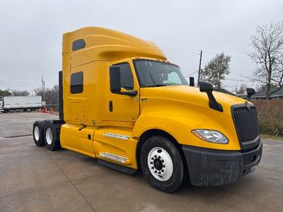 International LT625 Sleeper Semi Truck - 73" Integral Sleeper, Cummins 450HP, 12 Speed Automatic