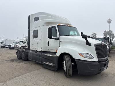 International LT625 Sleeper Semi Truck - 73" Integral Sleeper, Cummins 450HP, 12 Speed Automatic