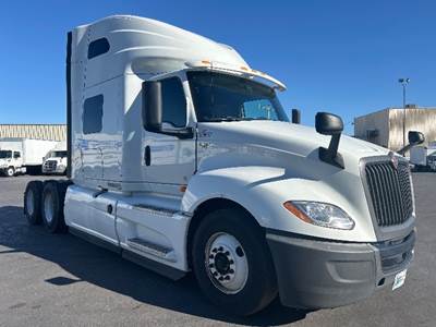 International LT625 Sleeper Semi Truck - 73" Integral Sleeper, Cummins 450HP, 12 Speed Automatic