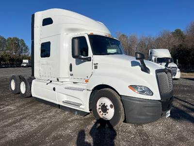 International LT625 Sleeper Semi Truck - 73" Integral Sleeper, Cummins 450HP, 13 Speed Automatic