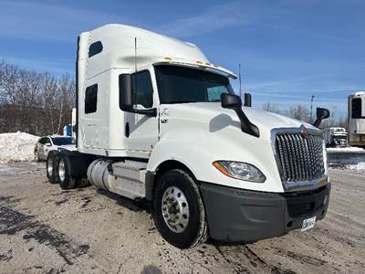 International LT625 Sleeper Semi Truck - 73" Integral Sleeper, Cummins 450HP, 12 Speed Automatic