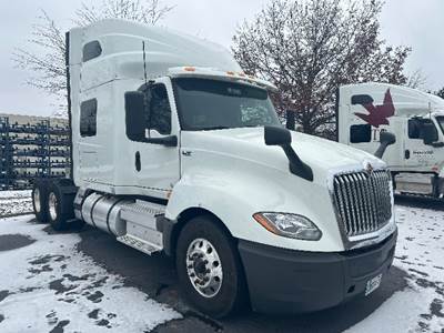 International LT625 Sleeper Semi Truck - 73" Integral Sleeper, Cummins 450HP, 12 Speed Automatic