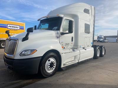 International LT625 Sleeper Semi Truck - 73" Integral Sleeper, Cummins 450HP, 12 Speed Automatic