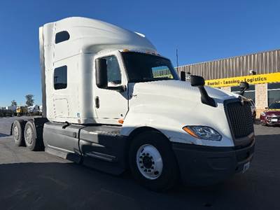 International LT625 Sleeper Semi Truck - 73" Integral Sleeper, Cummins 450HP, 12 Speed Automatic