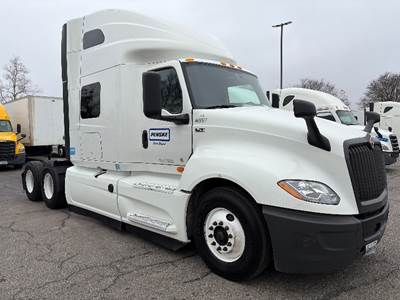 International LT625 Sleeper Semi Truck - 73" Integral Sleeper, Cummins 450HP, 12 Speed Automatic