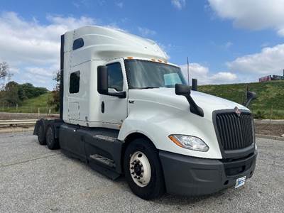 International LT625 Sleeper Semi Truck - 73" Integral Sleeper, Cummins 450HP, 12 Speed Automatic