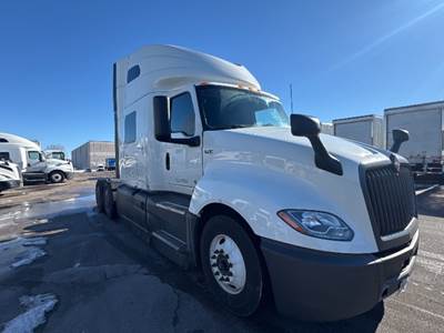 International LT625 Sleeper Semi Truck - 73" Integral Sleeper, Cummins 450HP, 12 Speed Automatic