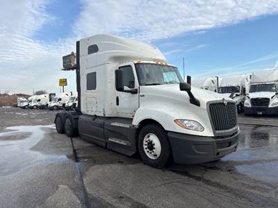 International LT625 Sleeper Semi Truck - 73" Integral Sleeper, Cummins 450HP, 12 Speed Automatic