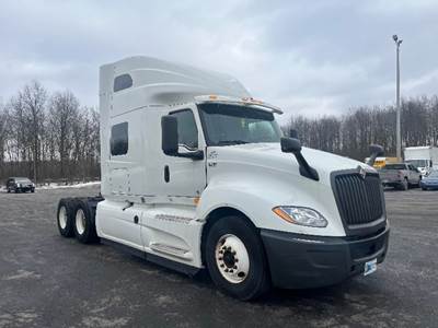 International LT625 Sleeper Semi Truck - 73" Integral Sleeper, Cummins 450HP, 12 Speed Automatic