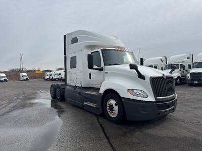 International LT625 Sleeper Semi Truck - 73" Integral Sleeper, Cummins 450HP, 12 Speed Automatic