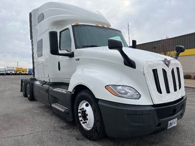 International LT625 Sleeper Semi Truck - 73" Integral Sleeper, Cummins 450HP, 12 Speed Automatic