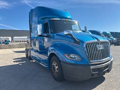International LT625 Single Axle Sleeper Semi Truck - 73" Integral Sleeper, Cummins 400HP, 11 Speed Automatic