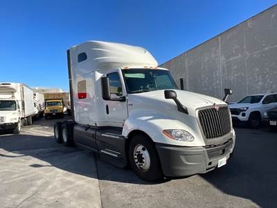 International LT625 Sleeper Semi Truck - 73" Integral Sleeper, Cummins 450HP, 12 Speed Automatic