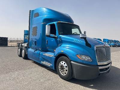 International LT625 Single Axle Sleeper Semi Truck - 73" Integral Sleeper, Cummins 400HP, 11 Speed Automatic