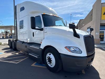 International LT625 Sleeper Semi Truck - 73" Integral Sleeper, Cummins 450HP, 12 Speed Automatic