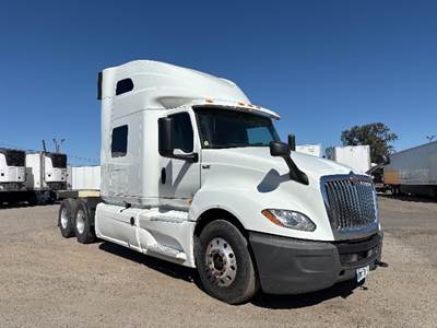 International LT625 Sleeper Semi Truck - 73" Integral Sleeper, Cummins 450HP, 10 Speed Automatic