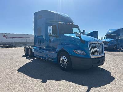 International LT625 Single Axle Sleeper Semi Truck - 73" Integral Sleeper, Cummins 400HP, 11 Speed Automatic