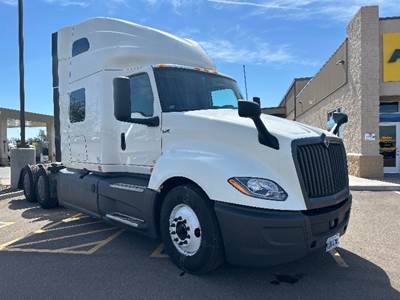 International LT625 Sleeper Semi Truck - 73" Integral Sleeper, Cummins 450HP, 12 Speed Automatic