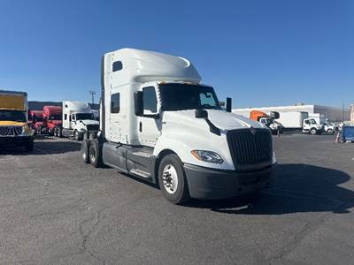 International LT625 Sleeper Semi Truck - 73" Integral Sleeper, Cummins 450HP, 12 Speed Automatic
