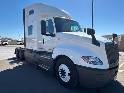 International LT625 Sleeper Semi Truck - 73" Integral Sleeper, Cummins 450HP, 12 Speed Automatic