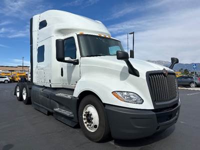 International LT625 Sleeper Semi Truck - 73" Integral Sleeper, Cummins 450HP, 12 Speed Automatic