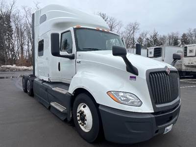International LT625 Sleeper Semi Truck - 73" Integral Sleeper, Cummins 450HP, 12 Speed Automatic