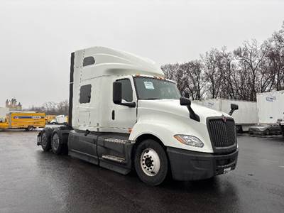 International LT625 Sleeper Semi Truck - 73" Integral Sleeper, Cummins 450HP, 12 Speed Automatic
