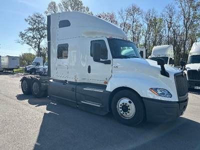 International LT625 Sleeper Semi Truck - 73" Integral Sleeper, Cummins 450HP, 12 Speed Automatic