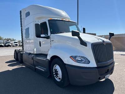 International LT625 Sleeper Semi Truck - 73" Integral Sleeper, Cummins 450HP, 12 Speed Automatic