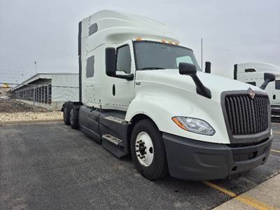 International LT625 Sleeper Semi Truck - 73" Integral Sleeper, Cummins 450HP, 12 Speed Automatic