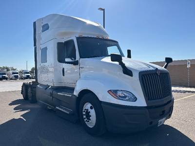 International LT625 Sleeper Semi Truck - 73" Integral Sleeper, Cummins 450HP, 12 Speed Automatic