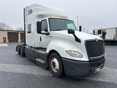 International LT625 Sleeper Semi Truck - 73" Integral Sleeper, Cummins 450HP, 12 Speed Automatic