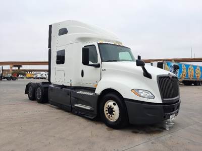 International LT625 Sleeper Semi Truck - 73" Integral Sleeper, Cummins 450HP, 12 Speed Automatic