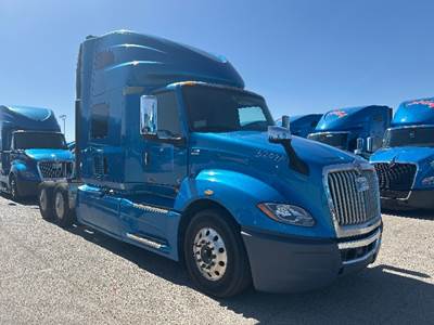 International LT625 Single Axle Sleeper Semi Truck - 73" Integral Sleeper, Cummins 400HP, 11 Speed Automatic