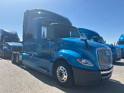 International LT625 Single Axle Sleeper Semi Truck - 73" Integral Sleeper, Cummins 400HP, 11 Speed Automatic